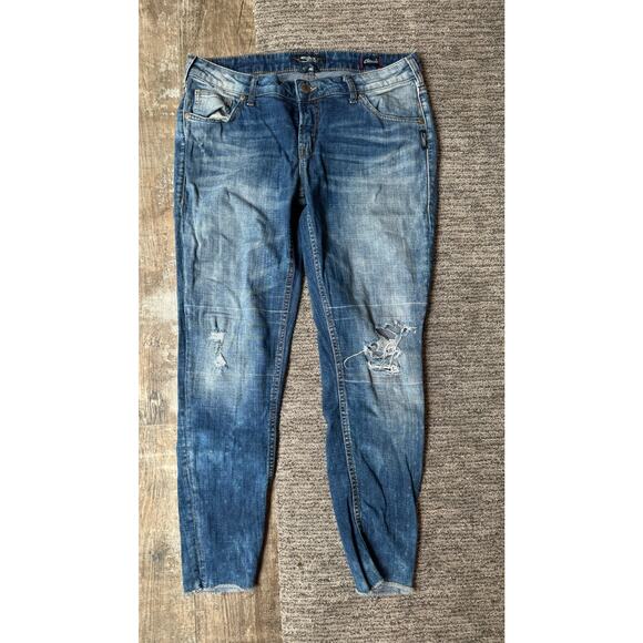 Silver Girlfriend Jeans Size 31x27 tag.  Bleach Distressed. - Picture 1 of 11